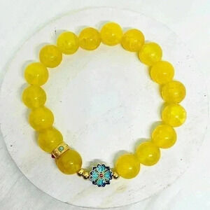 Yellow Agate Bracelet With a Blue Flower